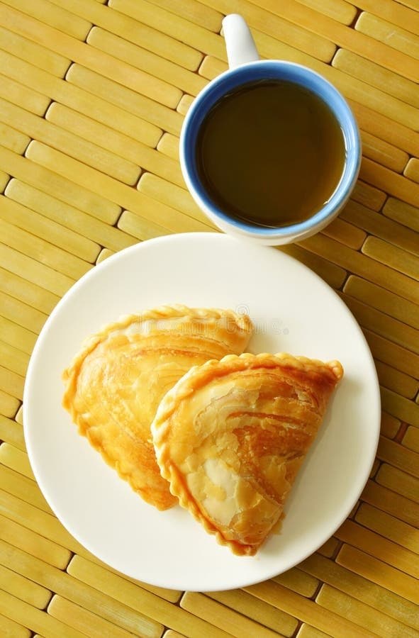 Tea / Coffee + Chicken Puff
